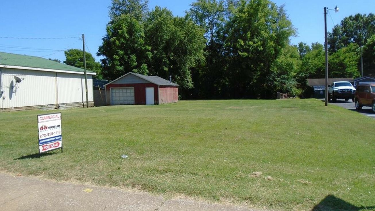 514 E Center, Madisonville, KY 42431