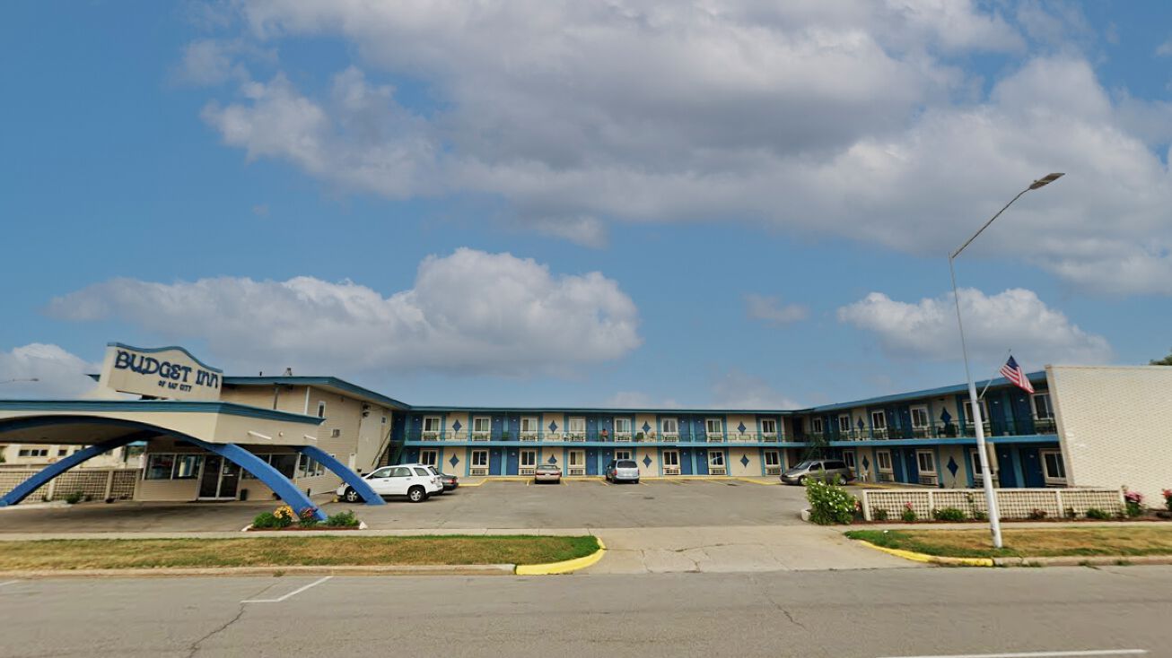 1305 Washington Ave, Bay City, MI 48708