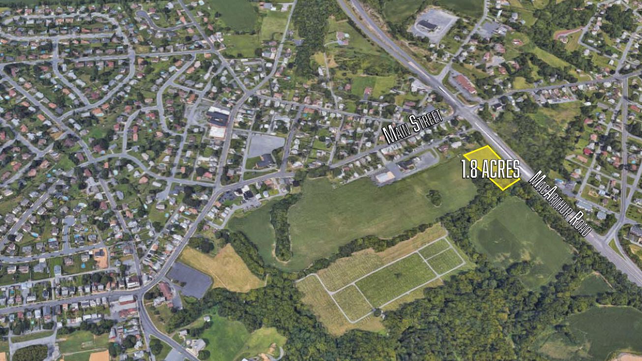 4532 MacArthur Rd, Whitehall, PA 18052