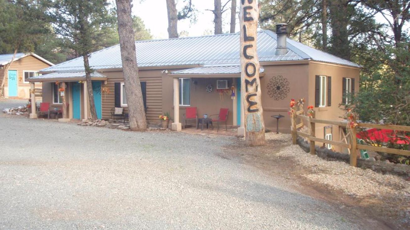 406 Mechem Dr, Ruidoso, NM 88345