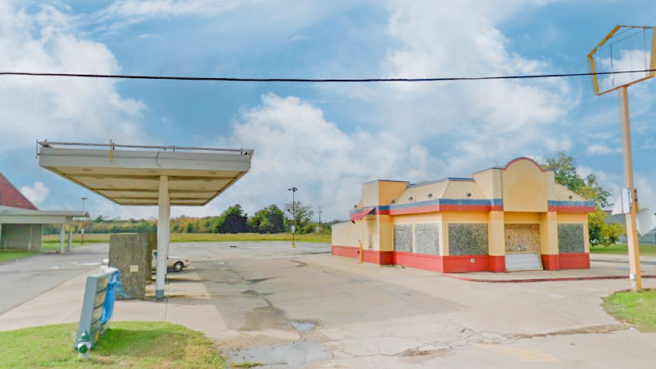 2353 N Main St, Paris, TX 75460