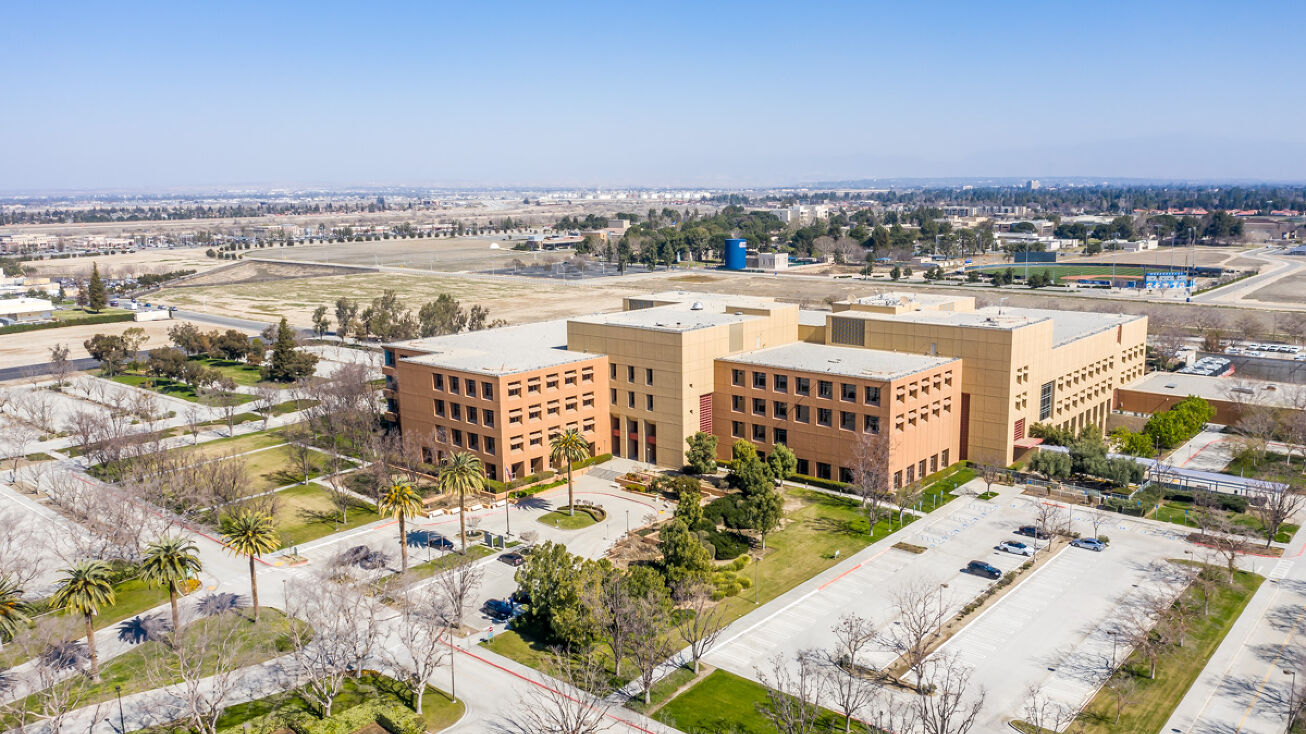 900 Old River Rd, Bakersfield, CA 93311