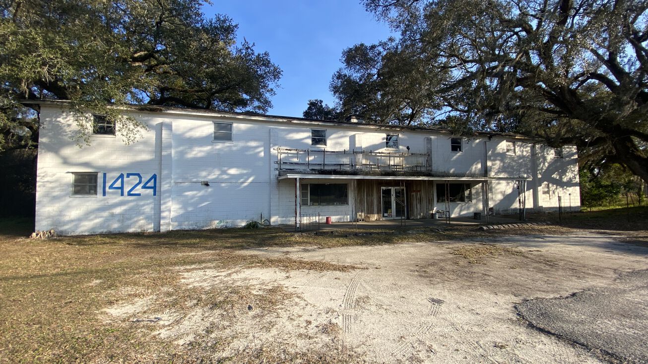 1424 Broad St, Masaryktown, FL 34604