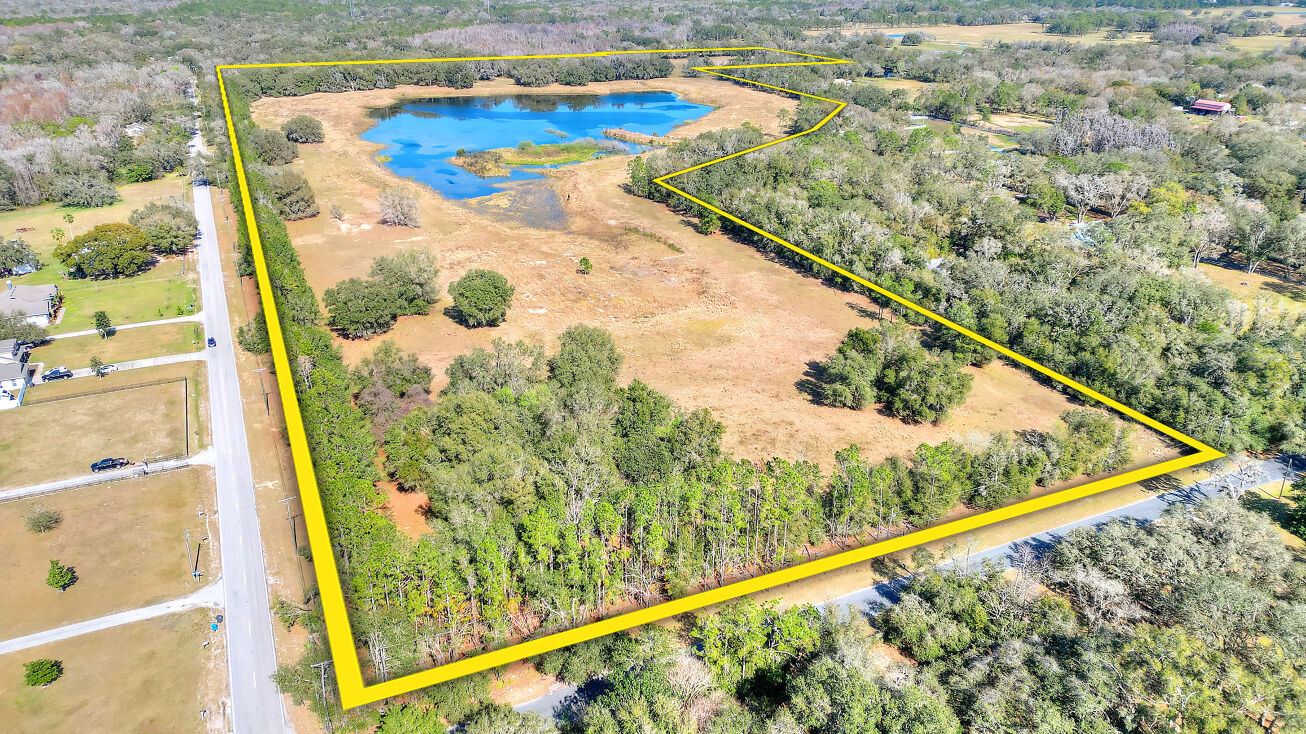 8609 Back Rd, Plant City, FL 33565