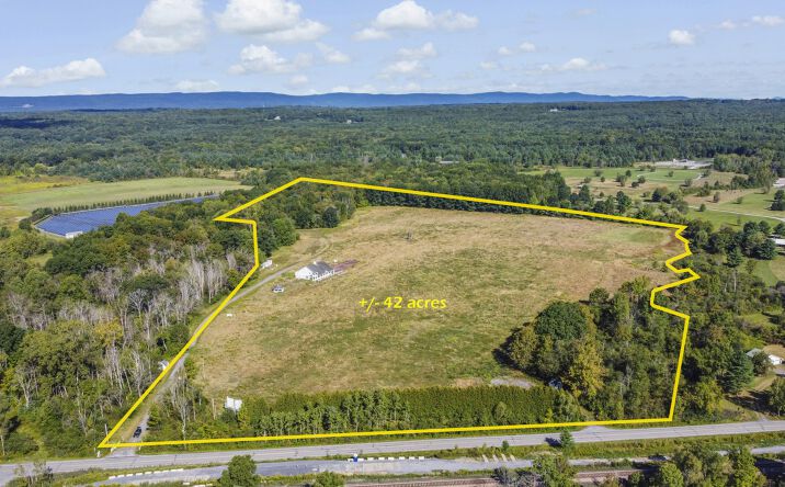 Pictures of Land property located at 2 Bloomfield Rd, Saratoga Springs, NY 12866 for sales - image #1