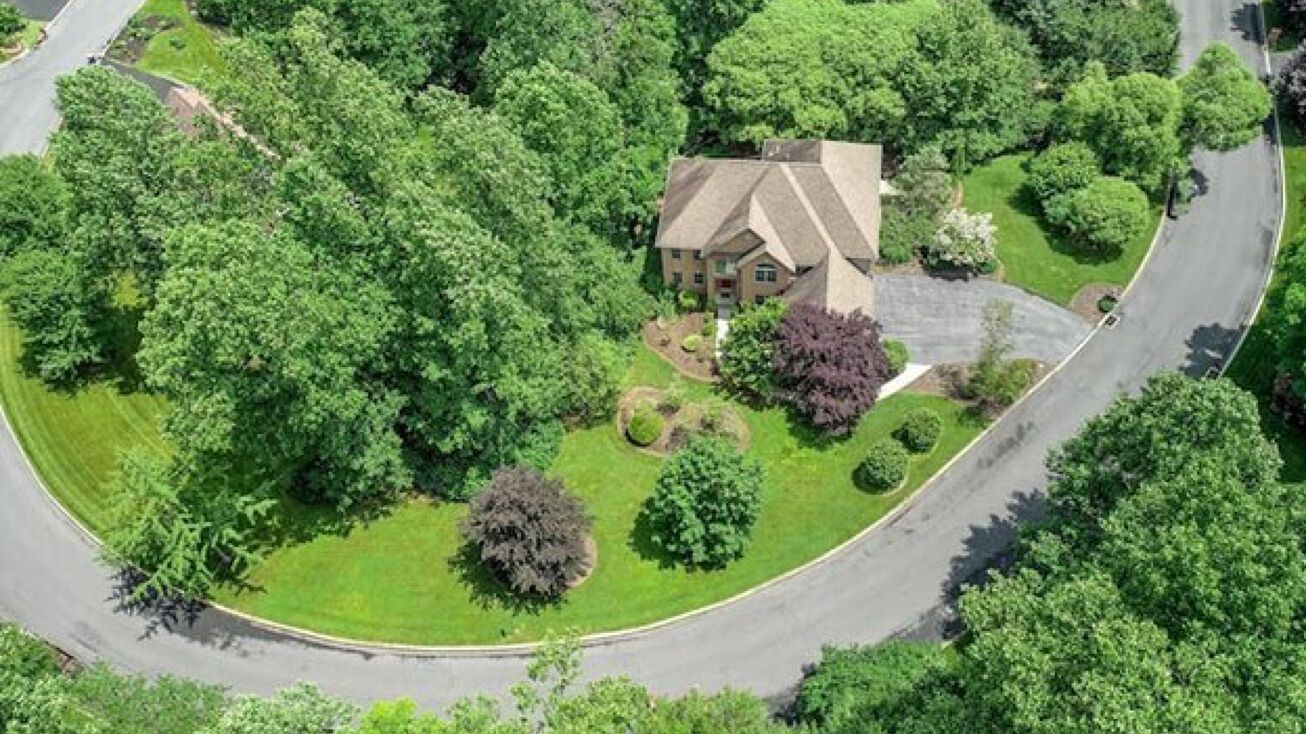 656 Hunters Ln, Lewisberry, PA 17339 Multifamily Property for Sale