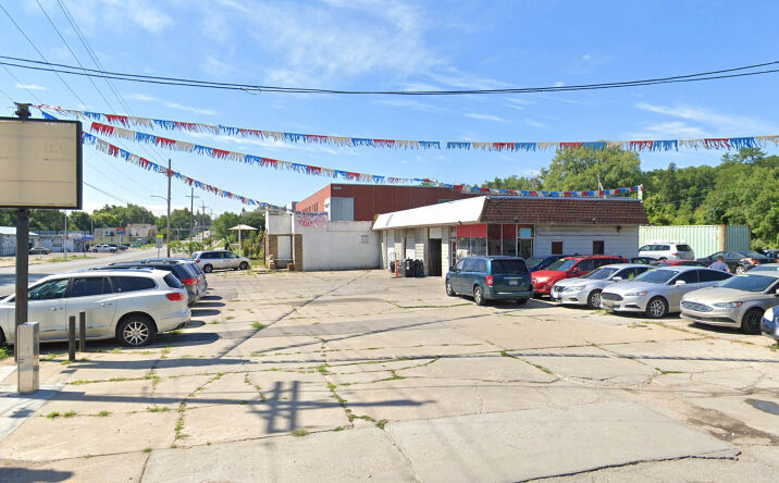 Pictures of Retail property located at 3224 N 30th St, Omaha, NE 68111 for sales - image #1