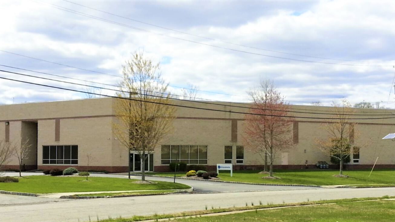 8 York Ave, West Caldwell, NJ 07006