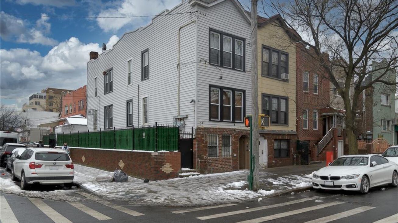 9730 Flatlands Ave, Brooklyn, NY 11236 | Crexi.com