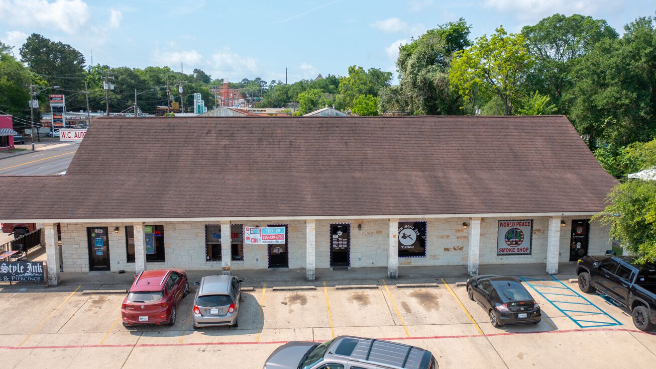 1402 Sam Houston Ave, Huntsville, TX 77340