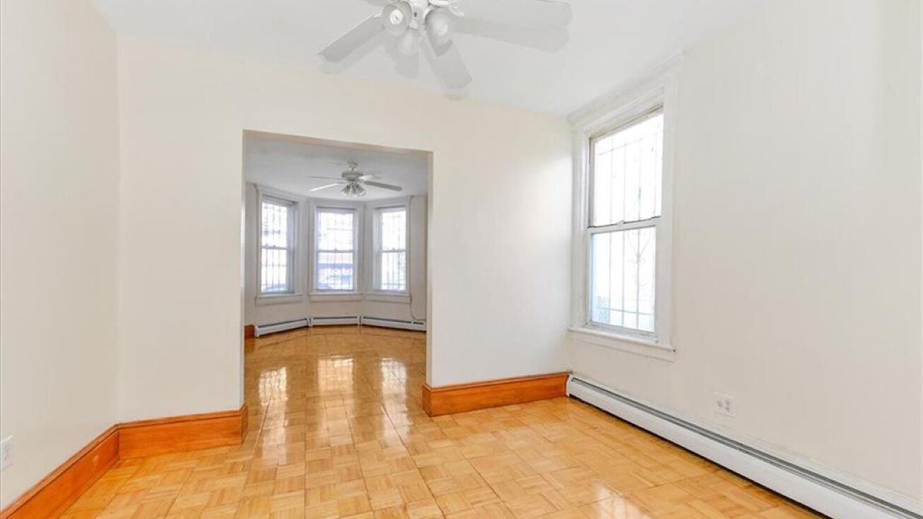 870 Dumont Ave, Brooklyn, NY 11207