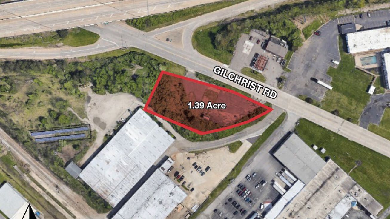 2626 Gilchrist Rd, Akron, OH 44305