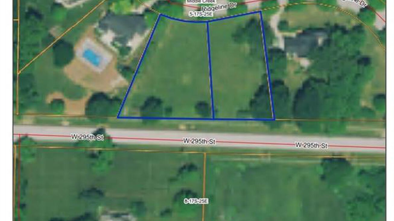 Ridge Line Drive, Louisburg, KS 66053