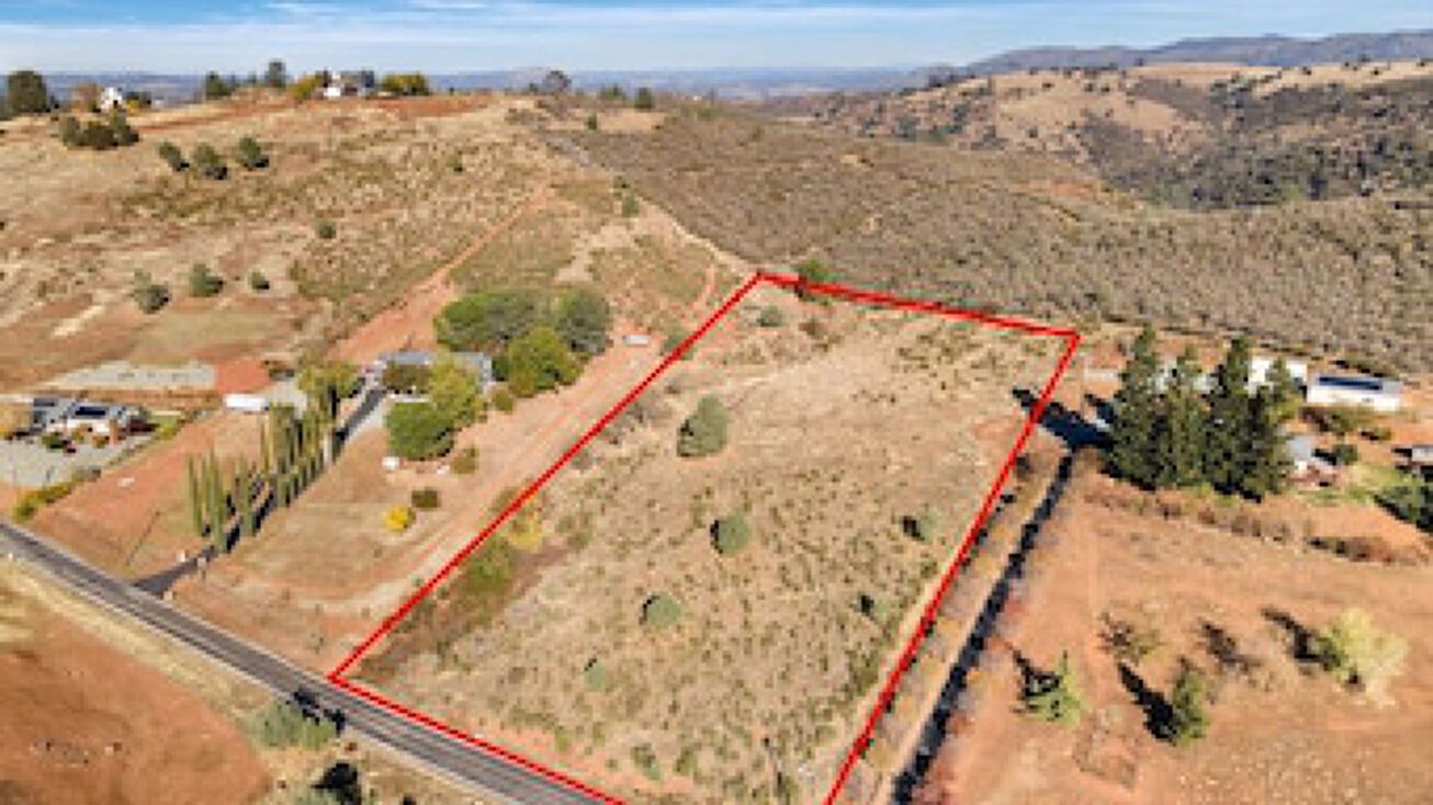 6741 Harding Rd, Valley Springs, CA 95252