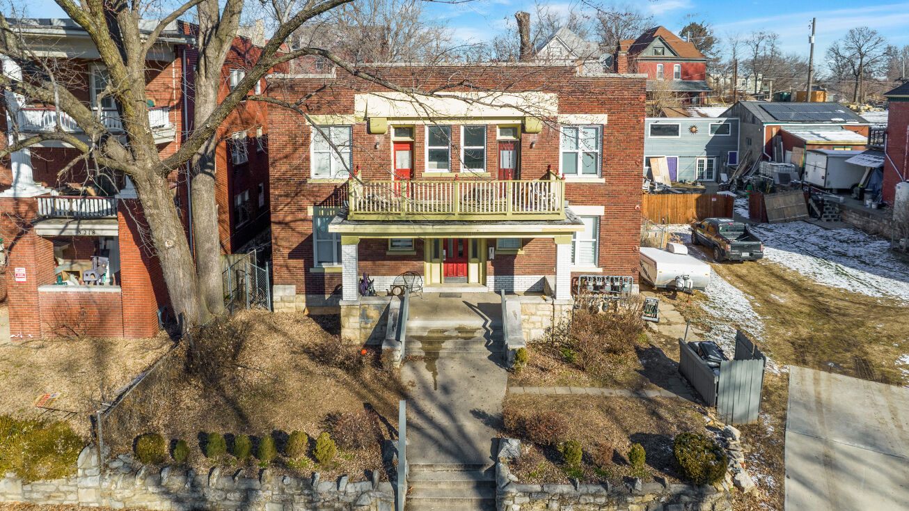 3220 E 10th St, KCMO, MO 64127