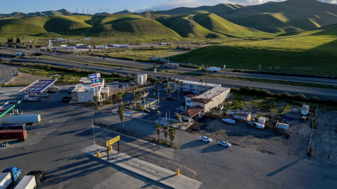 7115 McCracken Rd, Westley, CA 95387