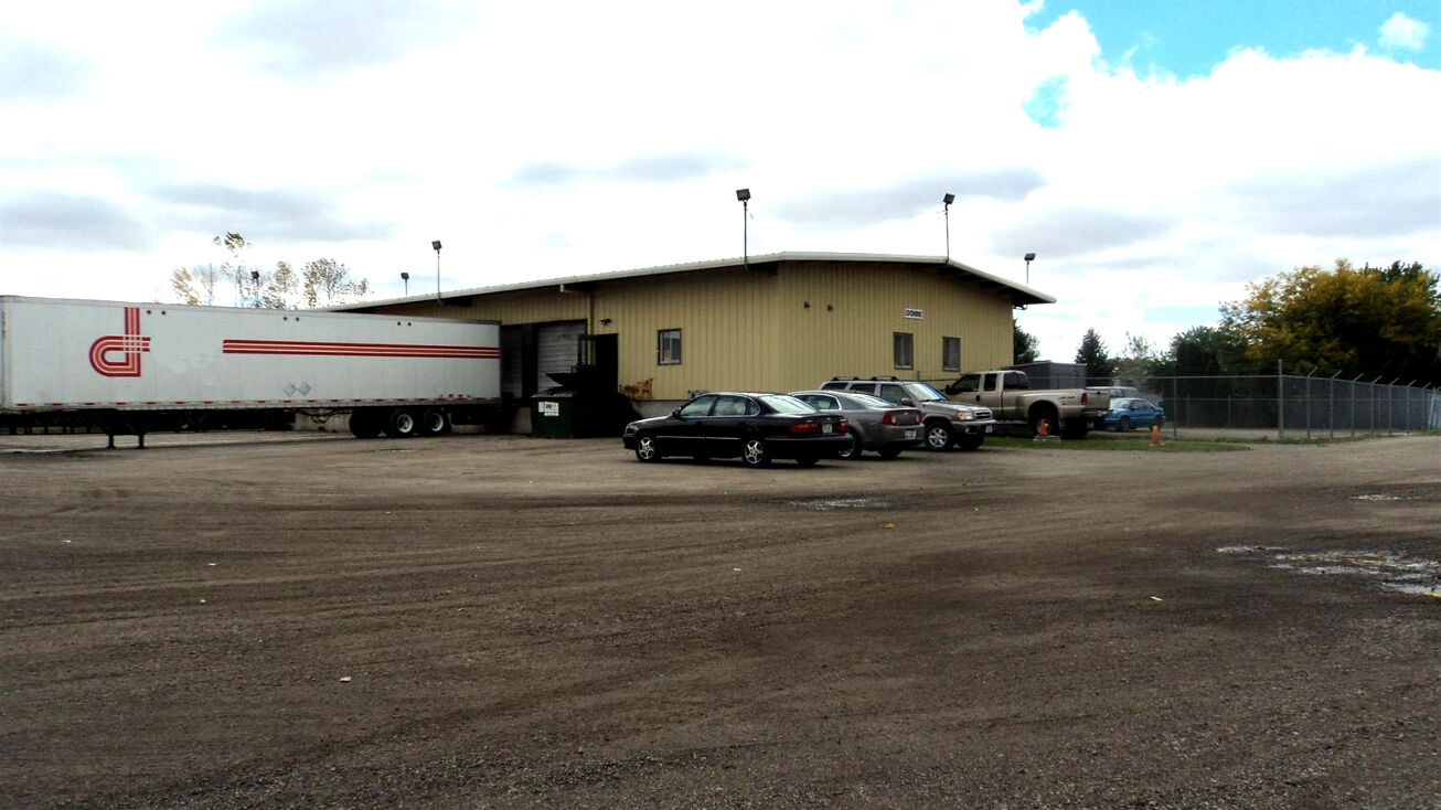 2425 W Waukau Ave, Oshkosh, WI 54904