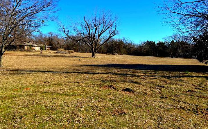 Pictures of Land property located at 800 S Santa Fe Ave, Edmond, OK 73003 for sales - image #1