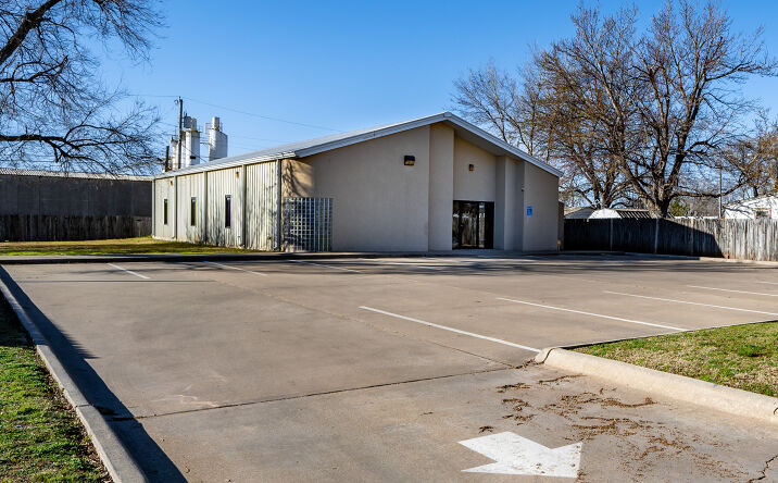 Pictures of Retail, Office, Industrial, Mixed Use property located at 2112 SW E Ave, Lawton, OK 73501 for sales - image #1