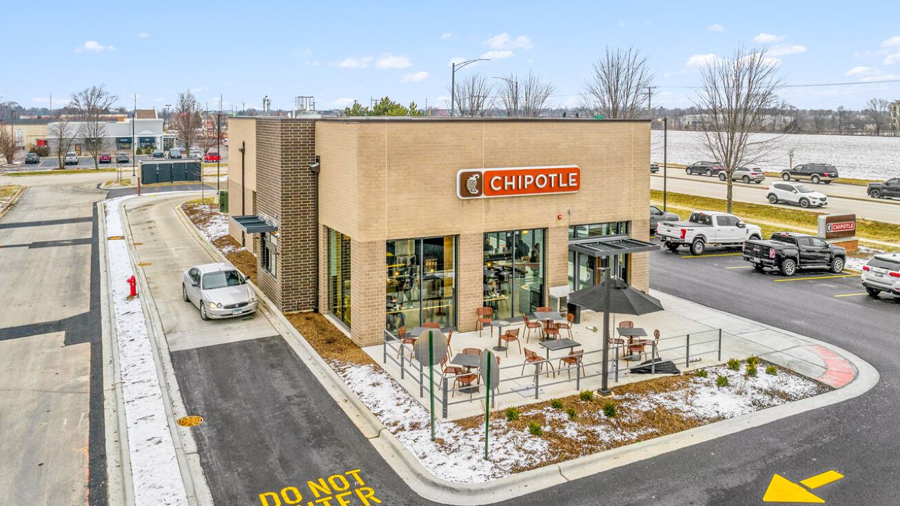 4444 E Veterans Pkwy, Yorkville, IL 60560 Retail Property for Sale