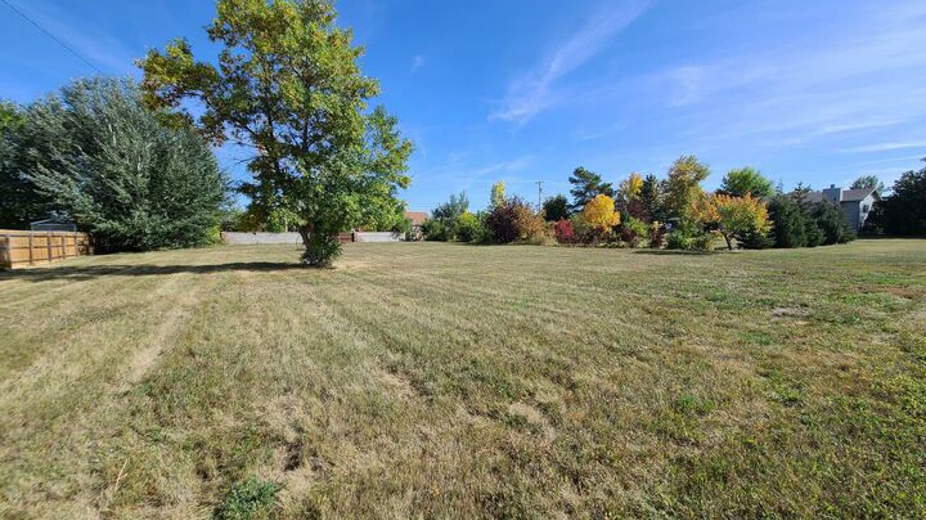 1st Ave SW, Dickinson, ND 58601