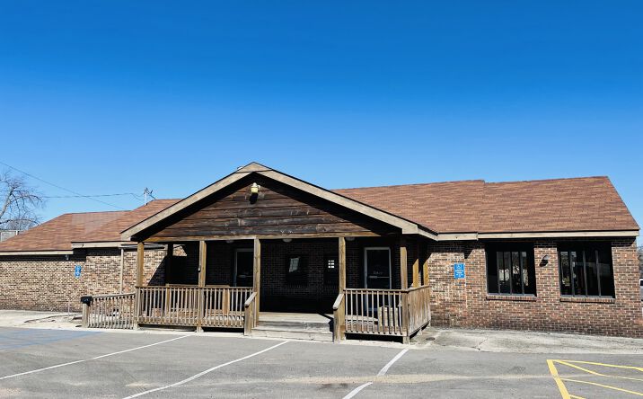 Pictures of Retail property located at 1 S Main St, Salem, MO 65560 for sales - image #1