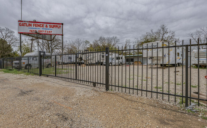 Pictures of Retail property located at 1301 US-175 Frontage Rd, Seagoville, TX 75159 for sales - image #1