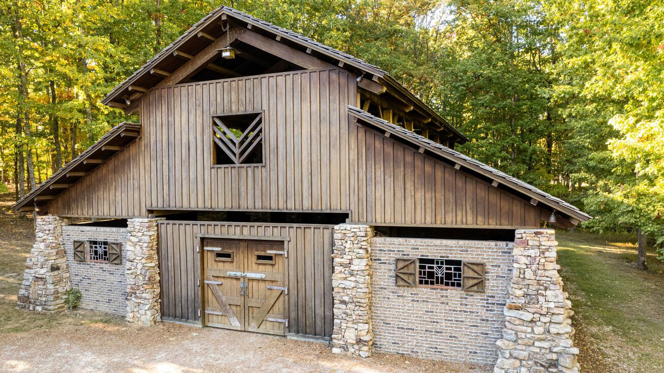 18 Myers Point Rd, Sewanee, TN 37375