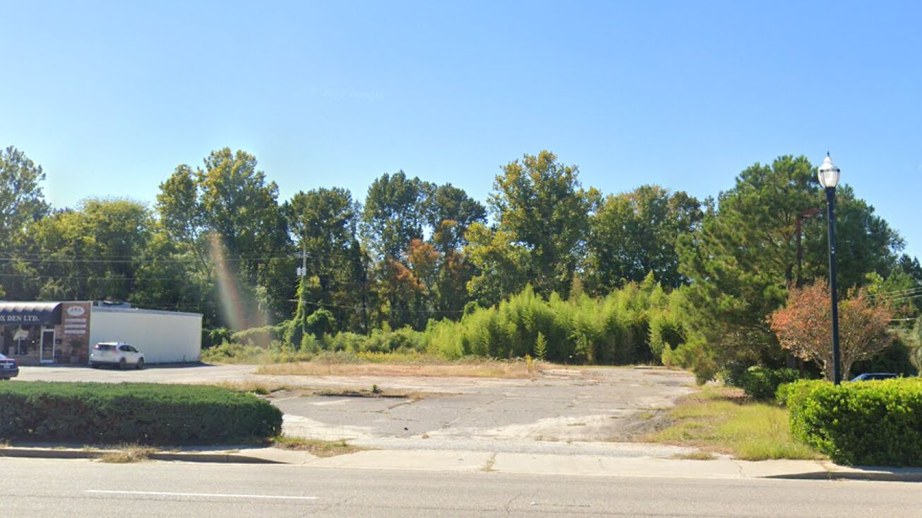 2521 Broad St, Camden, SC 29020