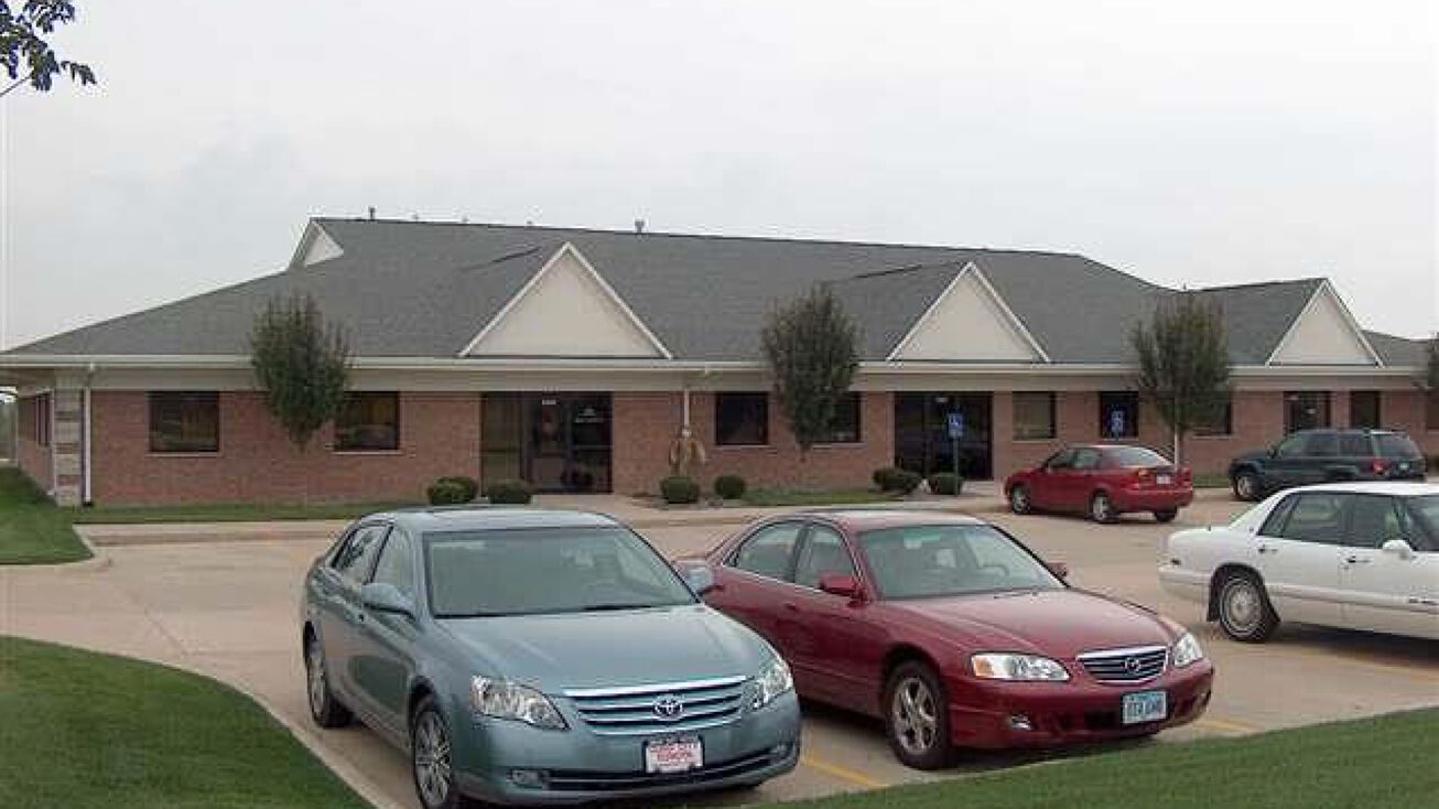 5357 EASTERN Avenue, Davenport, IA 52807