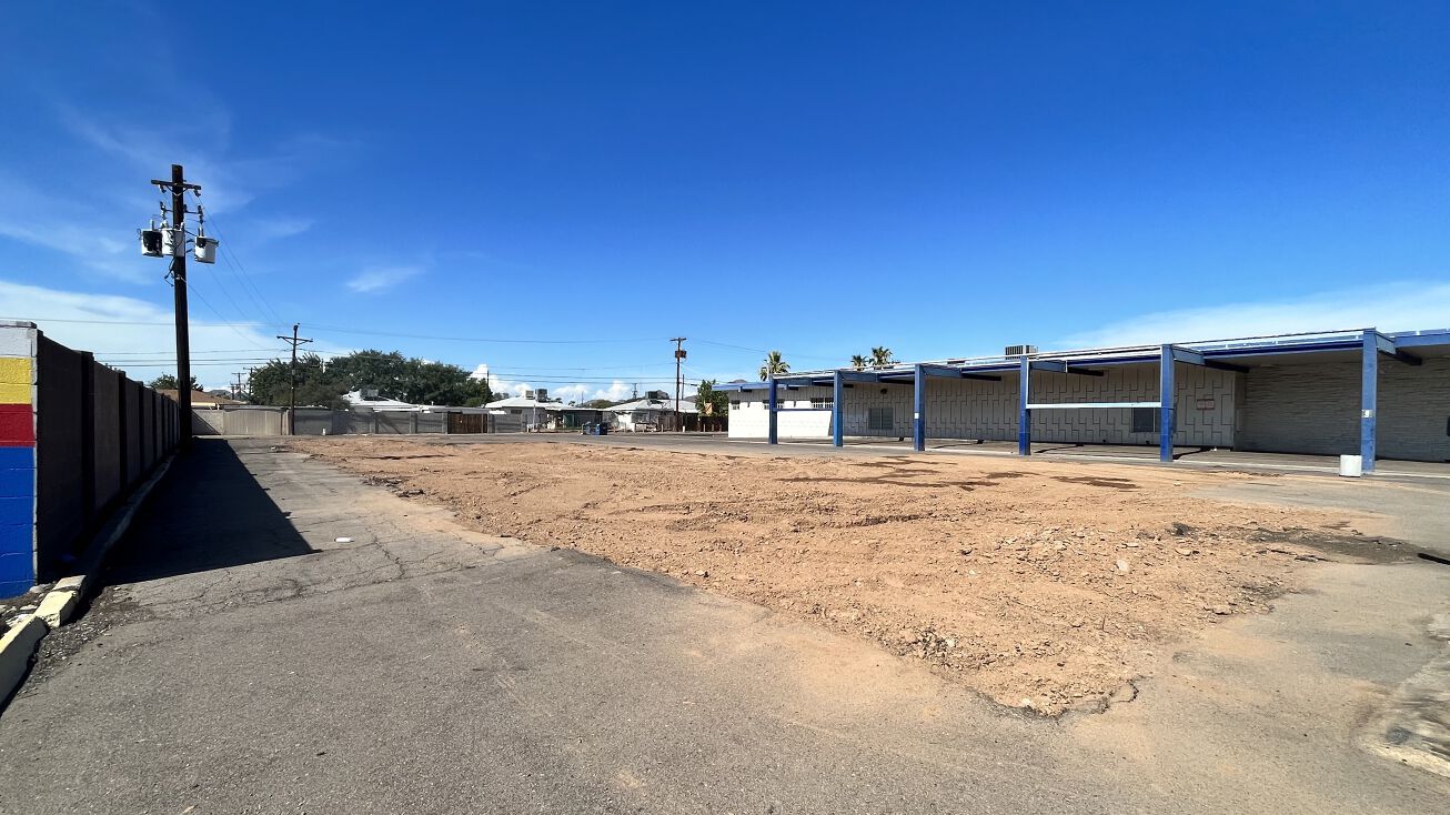 3232 E McDowell Rd, Phoenix, AZ 85008