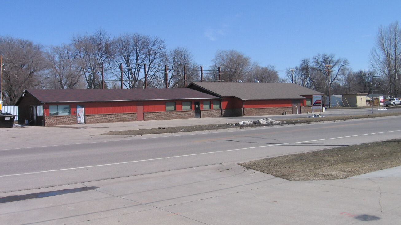 1500 11 St N, Moorhead, MN 56560 Mixed Use Property for Sale Former