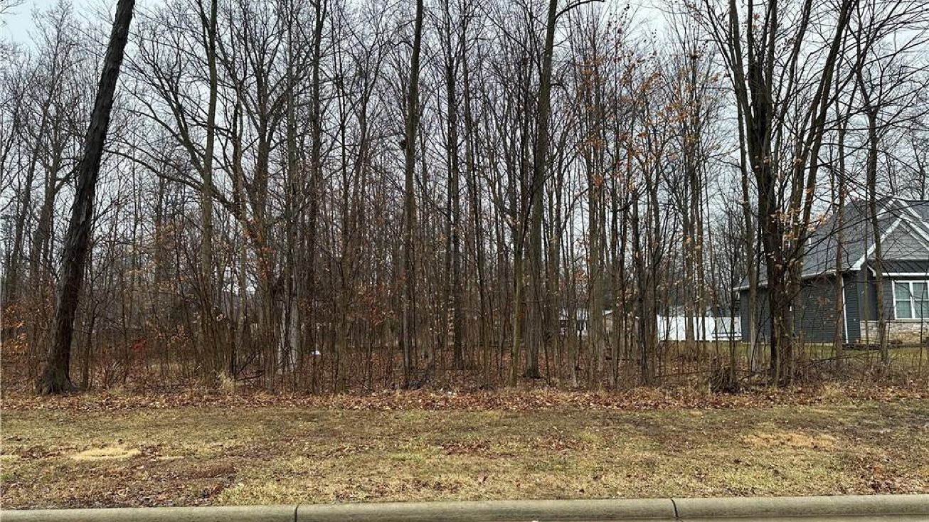 Forest Lane, Findlay, OH 45840