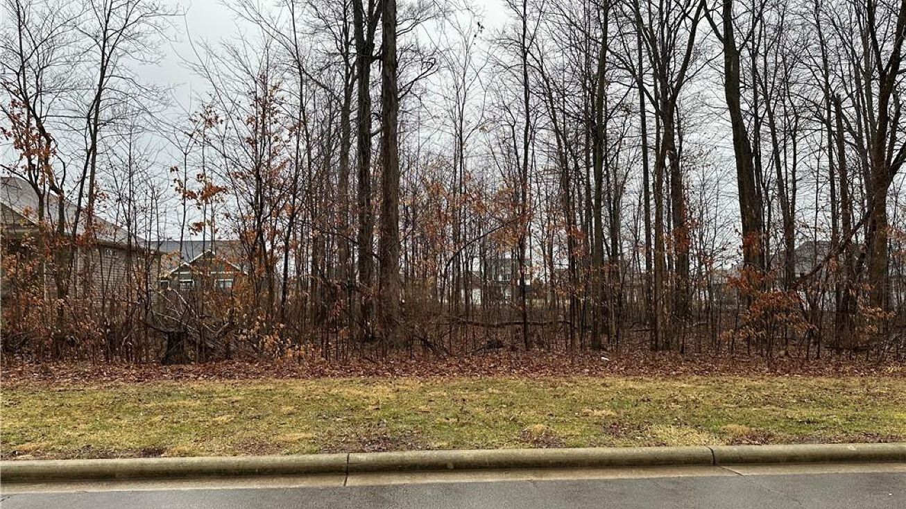 Forest Lane, Findlay, OH 45840