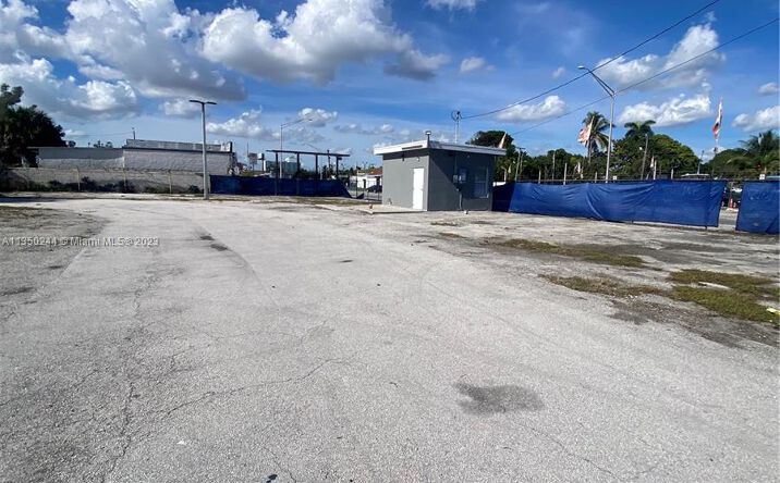 Pictures of Land, Industrial property located at 300 NW 79th St, Miami, FL 33150 for sales - image #1