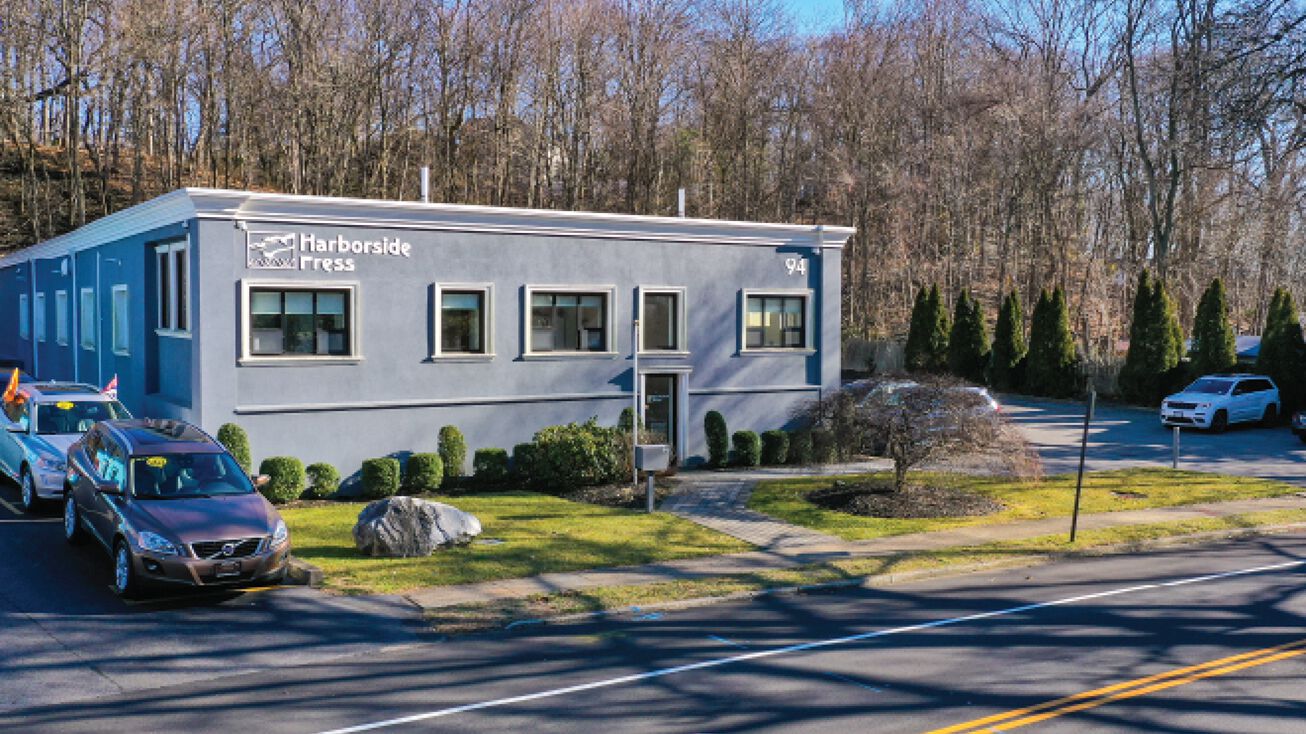 94 N Woodhull Rd, Huntington, NY 11743