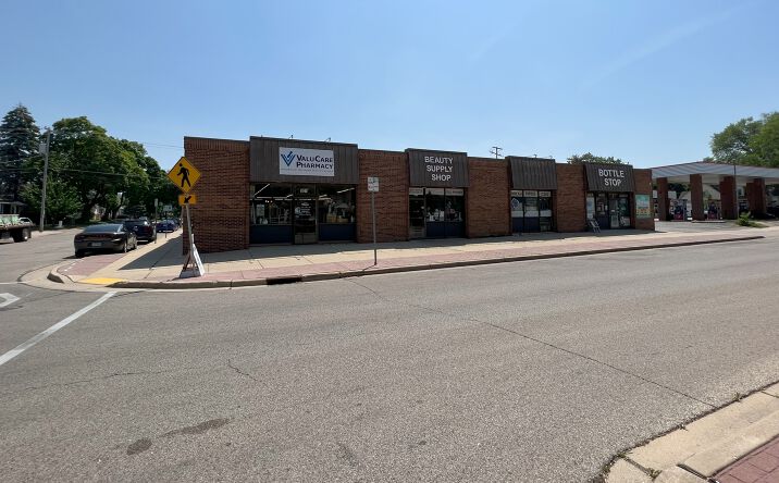 Pictures of Retail property located at 237 Harrison Ave, Waukesha, WI 53186 for sales - image #1