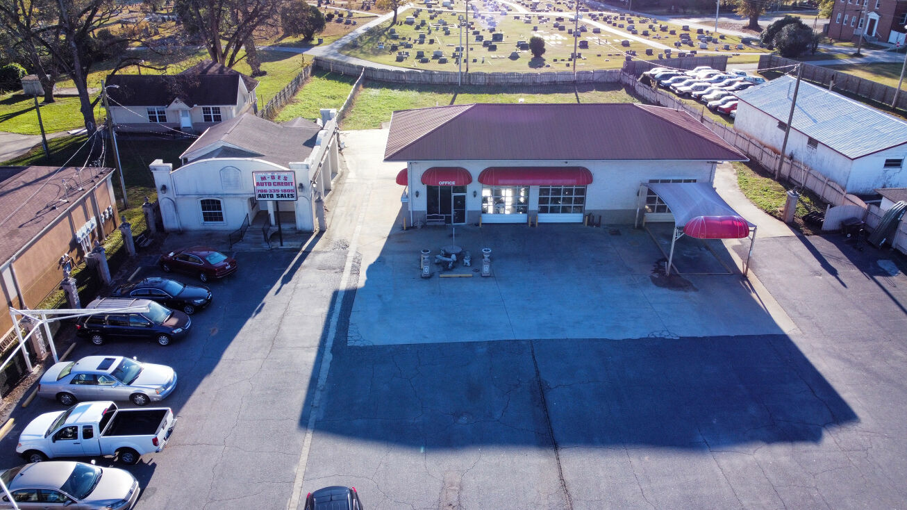 1269 S Elm St, Commerce, GA 30529