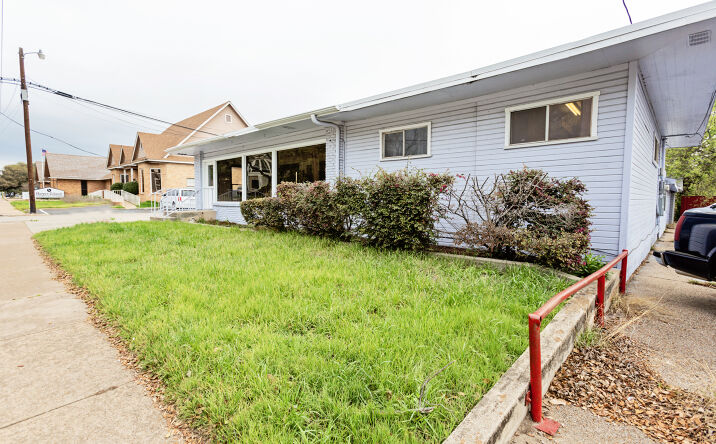 Pictures of Mixed Use, Office, Retail property located at 415 N Main St, Belton, TX 76513 for sales - image #1