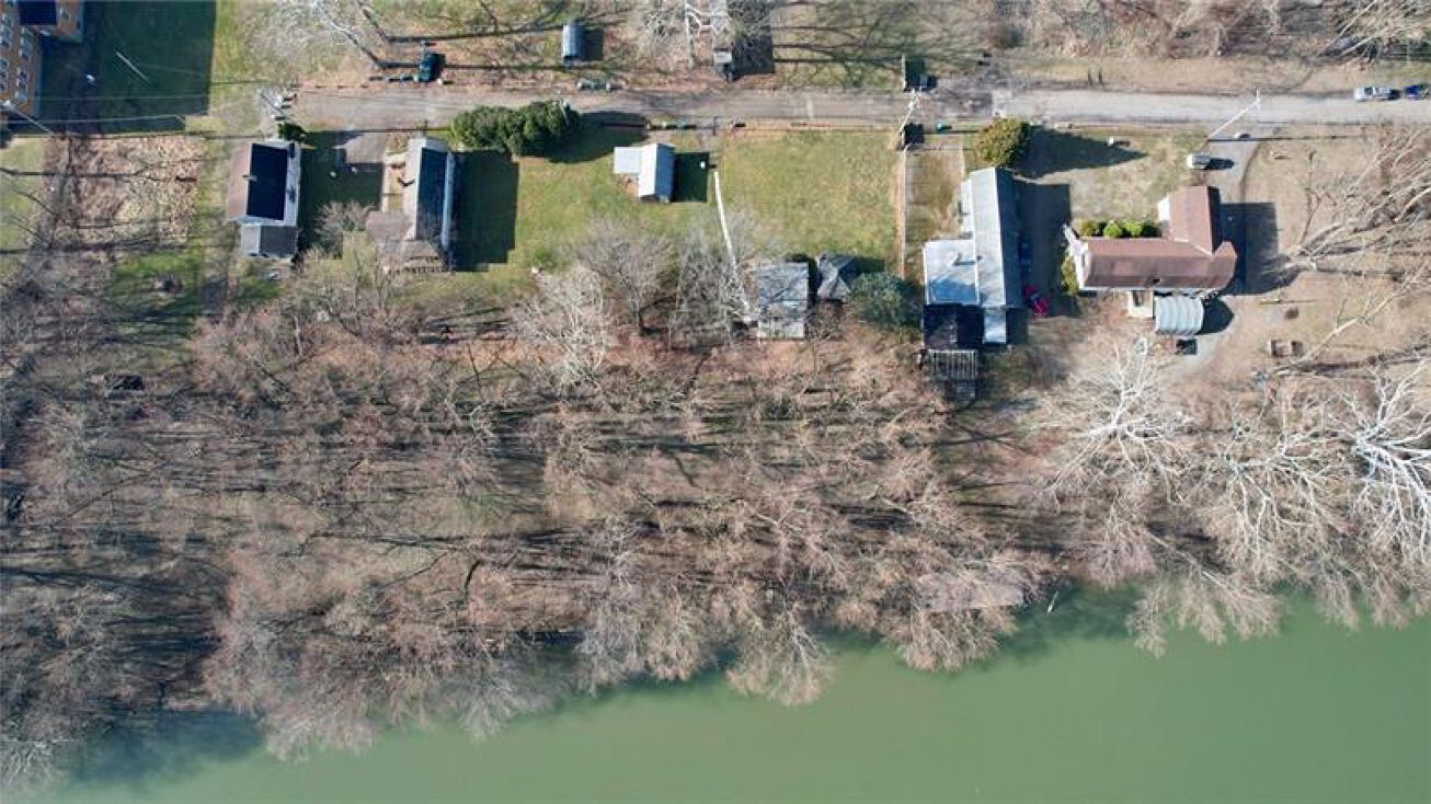 4621 Royal Ave, Coraopolis, PA 15108