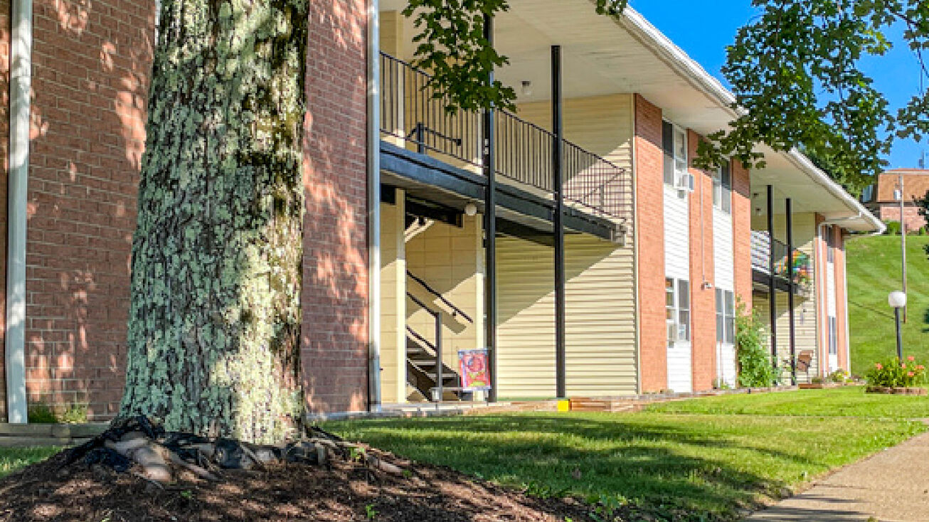 1 Stoneybrook Rd, Clarksburg, WV 26301