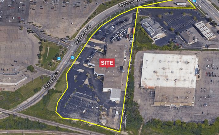 Pictures of Retail property located at 3251 Highland Ave, Cincinnati, OH 45213 for comps - image #1