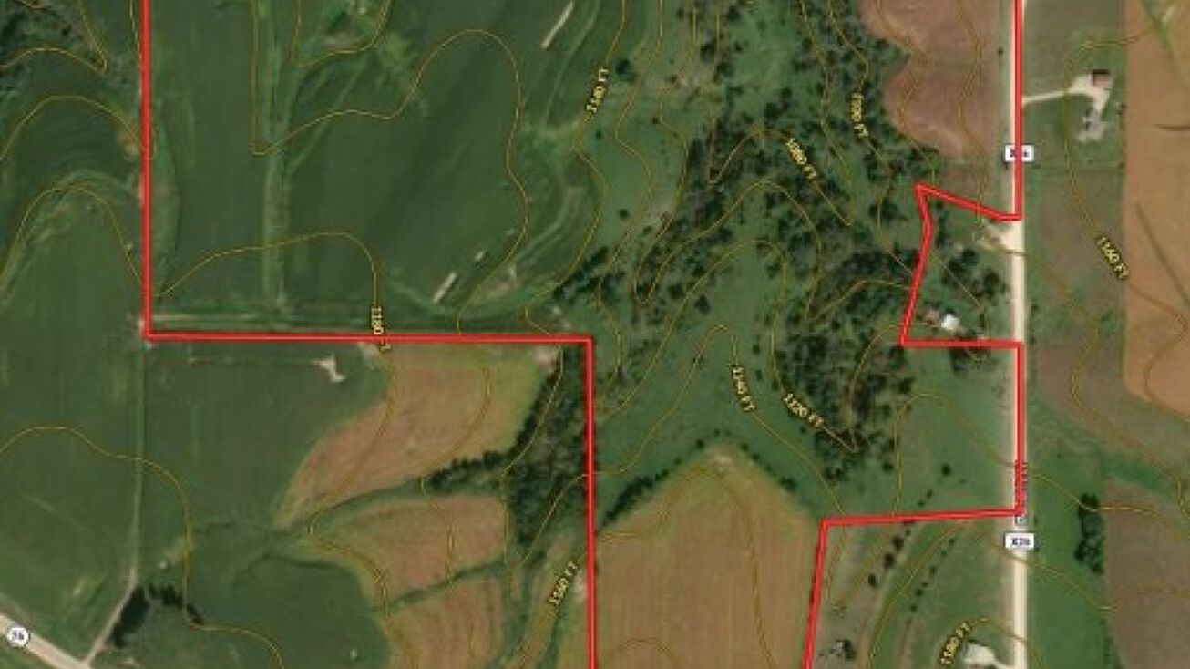 Maud Rd, Waukon, IA 52172