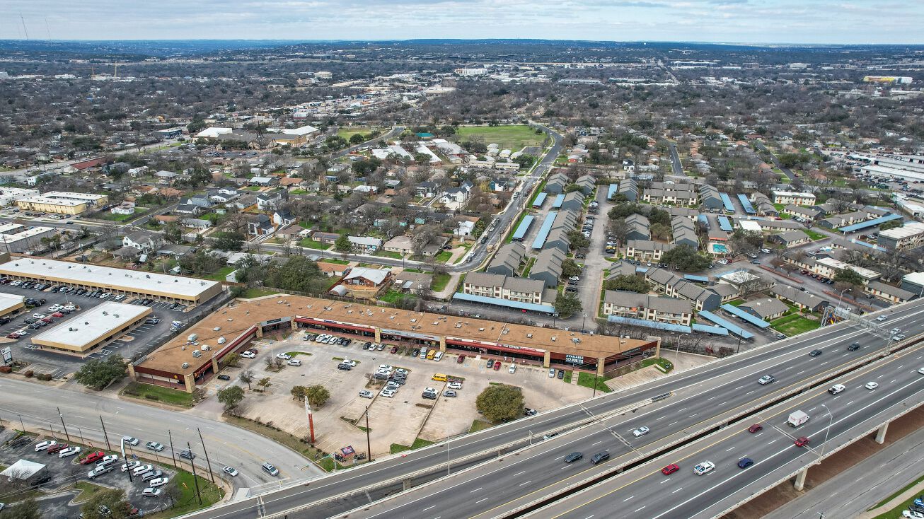 Pictures of Retail property located at 8120 Research Blvd, Austin, TX