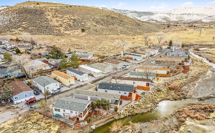 Pictures of Mobile Home Park, Multifamily property located at 40 Zircon Dr, Reno, NV 89521 for comps - image #1