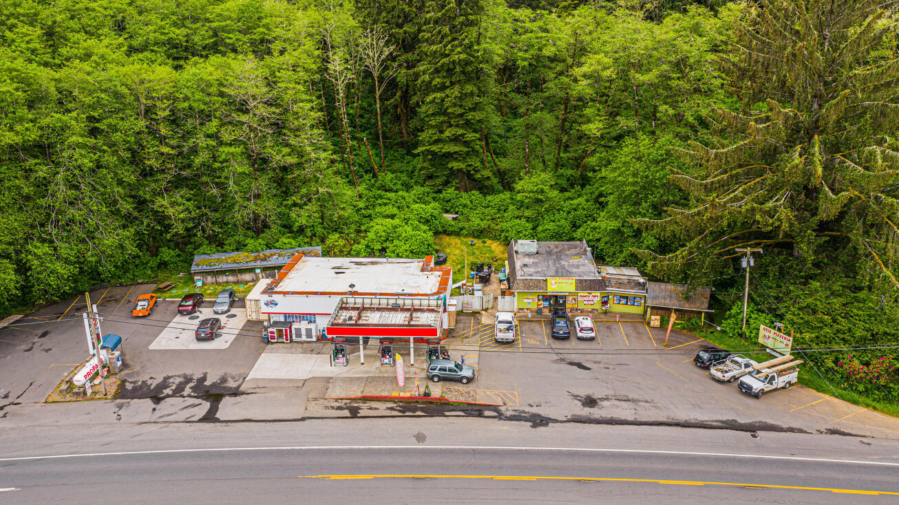 1254 Salmon River Highway, Otis, OR 97368