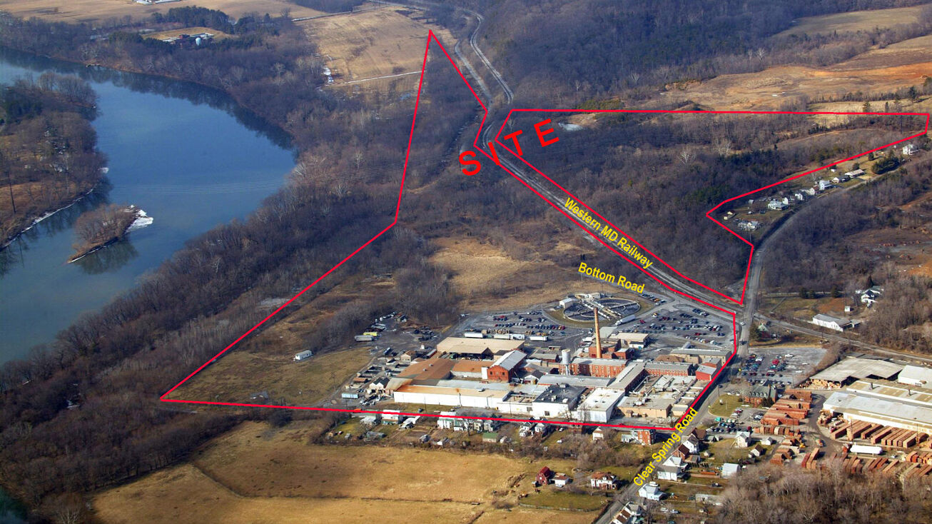 15717 Clear Spring Rd, Williamsport, MD 21795