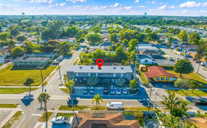 Pictures of Multifamily property located at 2201 Greene St, Hollywood, FL 33020 for sales - image #1