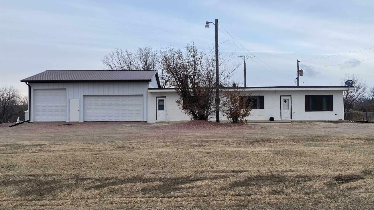 57475 NE32, Howells, NE 68641