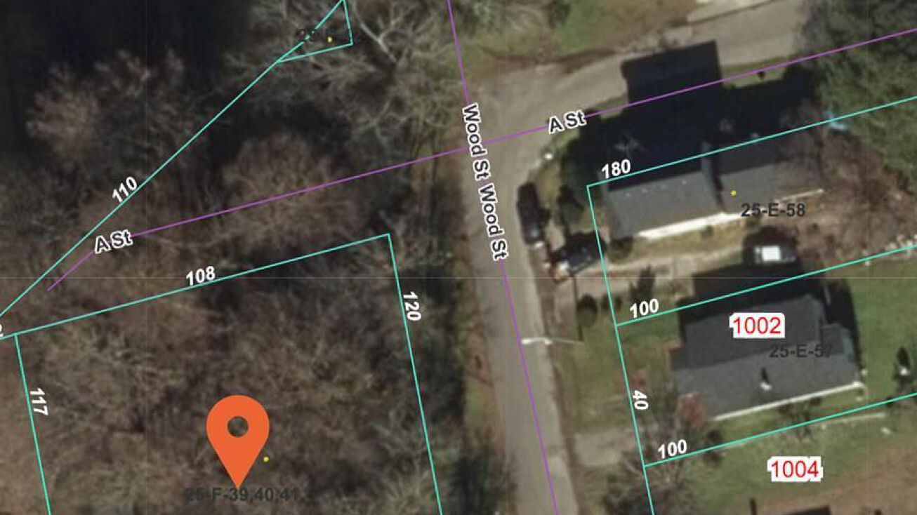 Wood St, Elizabeth City, NC 27909